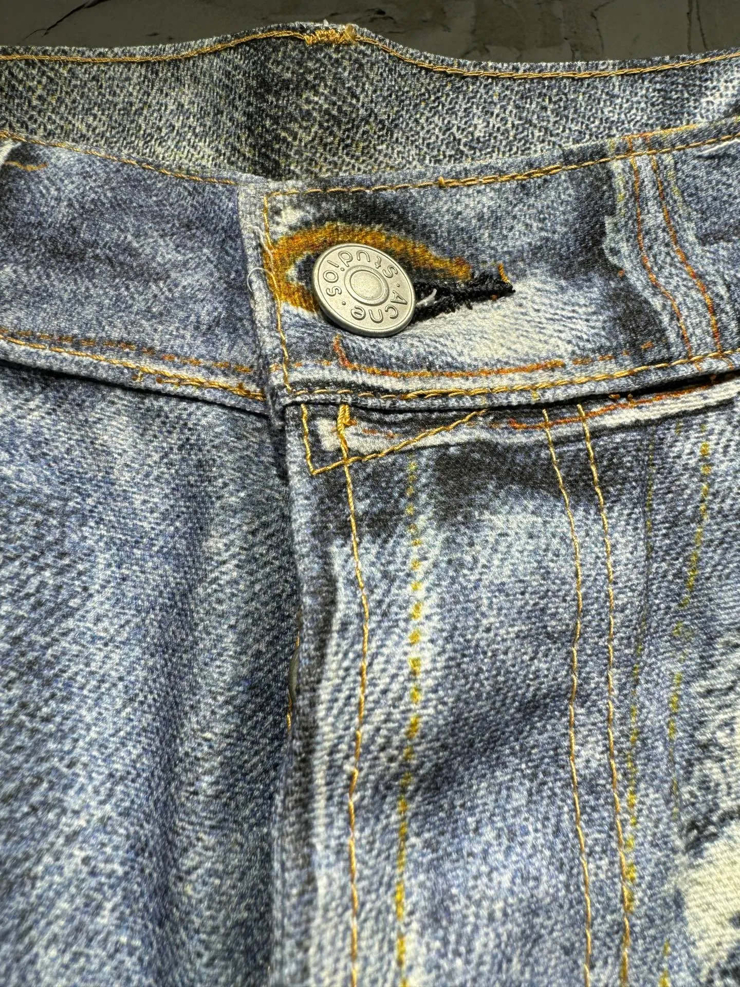 ACNE STUDIOS Broken Denim